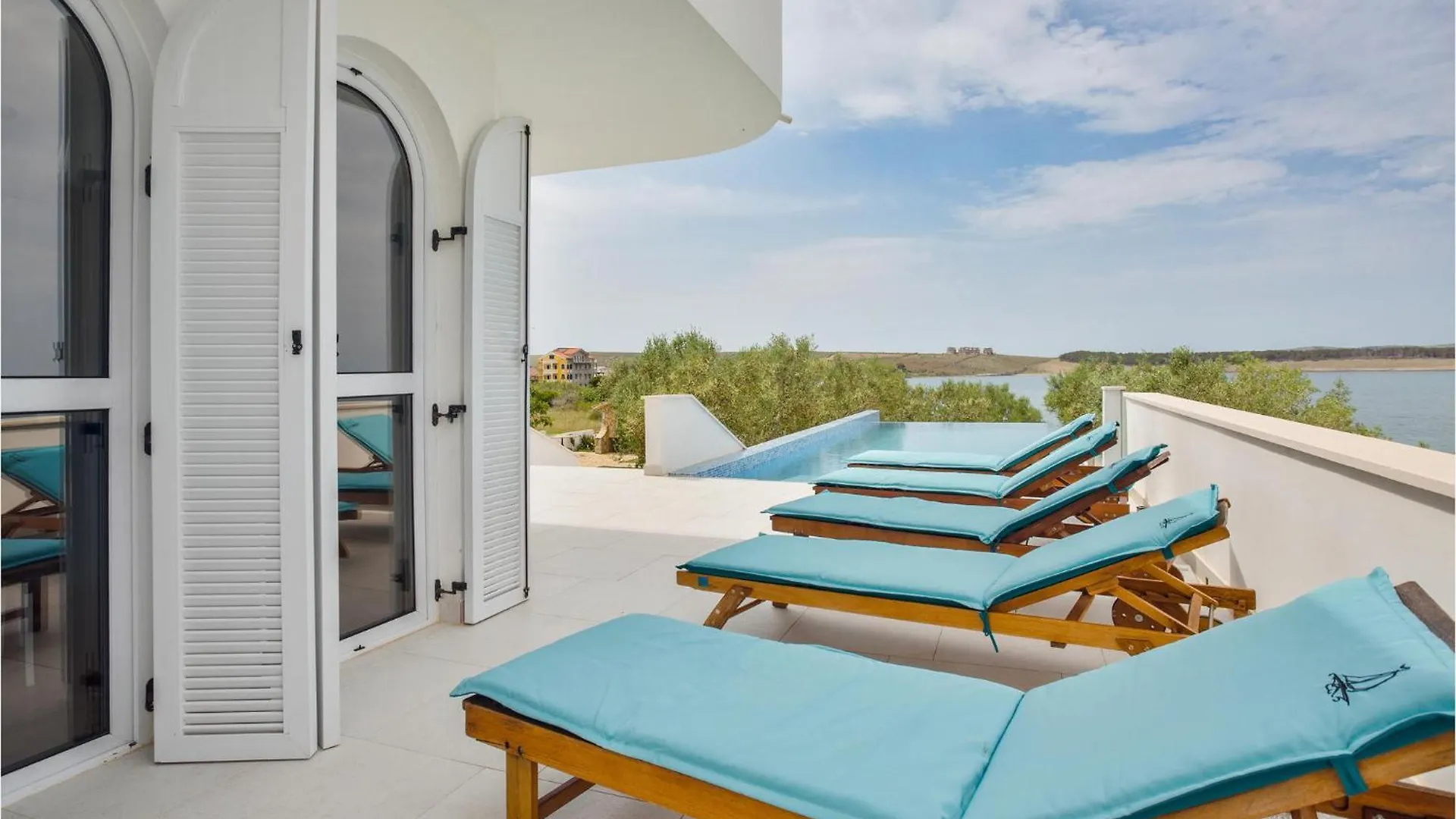 Lovely Home In Povljana With House Sea View Сasa de vacaciones