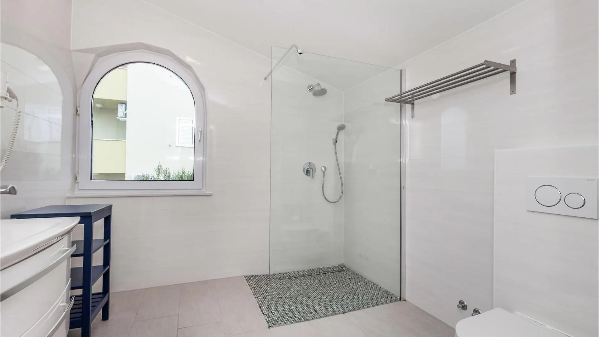 Lovely Home In Povljana With House Sea View Сasa de vacaciones